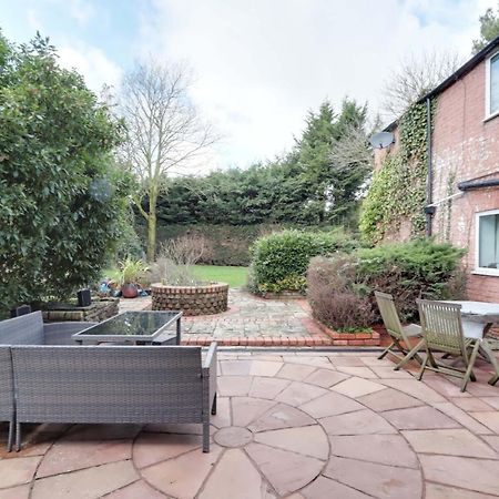 Villa Bretton House Farm Retreat Chester Exterior foto