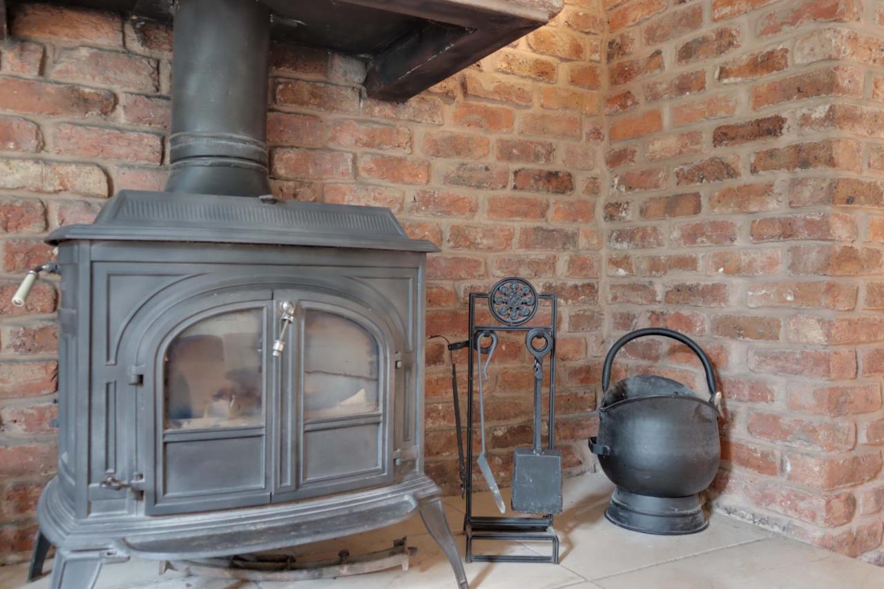 Villa Bretton House Farm Retreat Chester Exterior foto